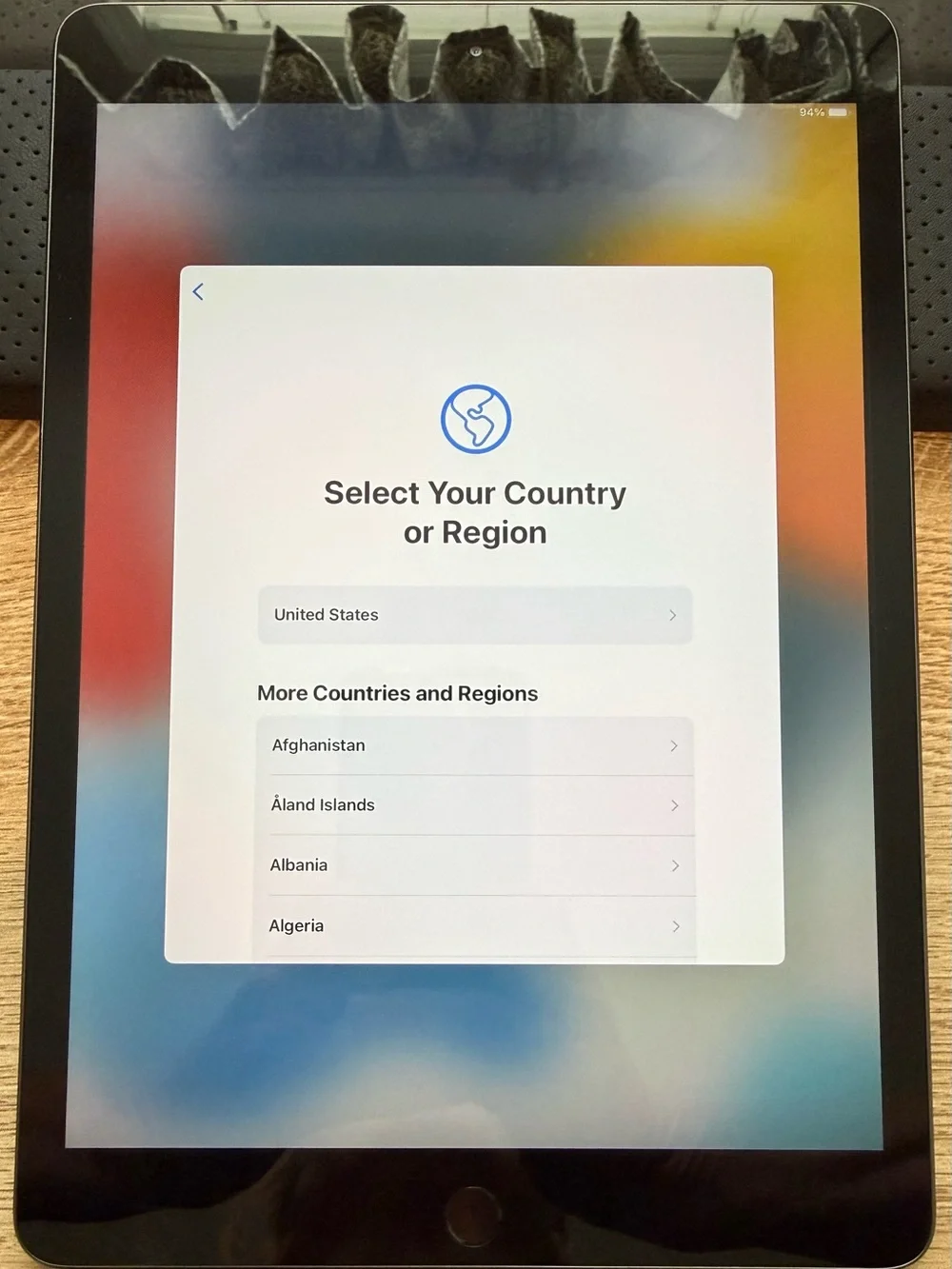 8th Generation- Apple iPad in Space Gray with Black Display Bezel